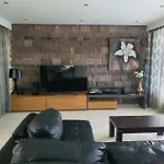 5-bedroom In Playa Del Duque