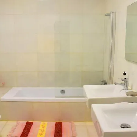 빌라 5-bedroom In Playa Del Duque 아데제