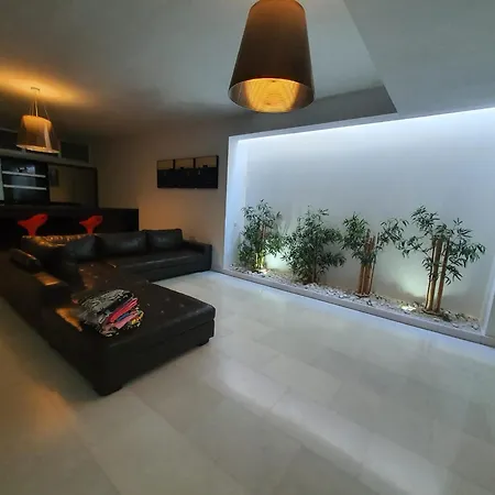 5-bedroom In Playa Del Duque 빌라 아데제