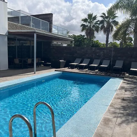 빌라 5-bedroom In Playa Del Duque 아데제