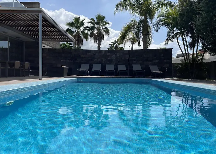 5-bedroom In Playa Del Duque Villa