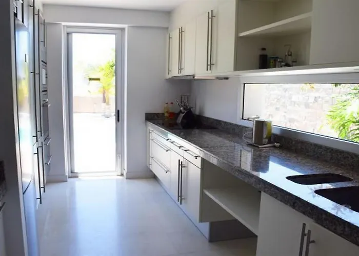 Villa 5-bedroom In Playa Del Duque