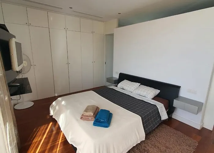 Villa 5-bedroom In Playa Del Duque