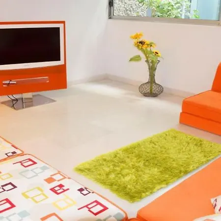 5-bedroom In Playa Del Duque Willa