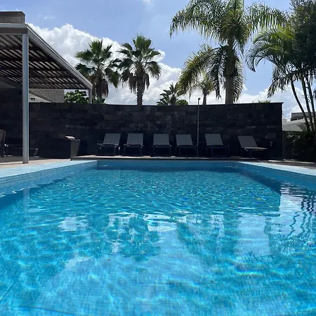 5-bedroom In Playa Del Duque 빌라