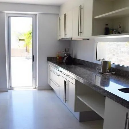 Vila 5-bedroom In Playa Del Duque