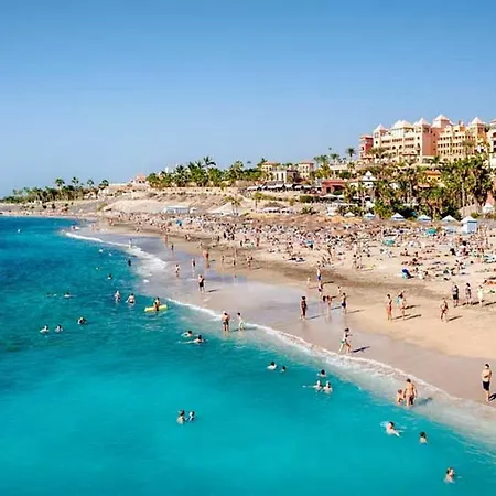 5-bedroom In Playa Del Duque