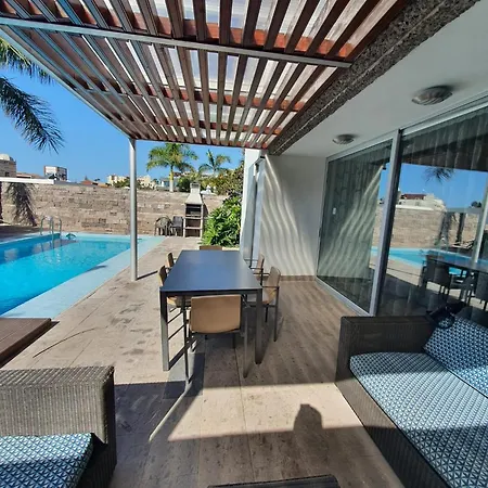 5-bedroom In Playa Del Duque Vila *