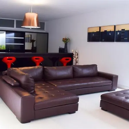 5-bedroom In Playa Del Duque * 阿德耶