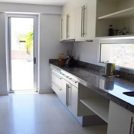 New 5-bedroom Del Duque アデヘ