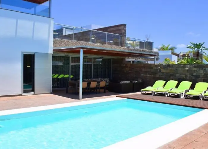 5-bedroom In Playa Del Duque *