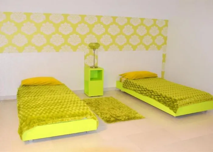 5-bedroom In Playa Del Duque